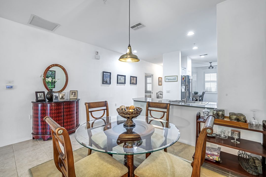 4843 Hampshire Ct #204, Naples, FL 34112