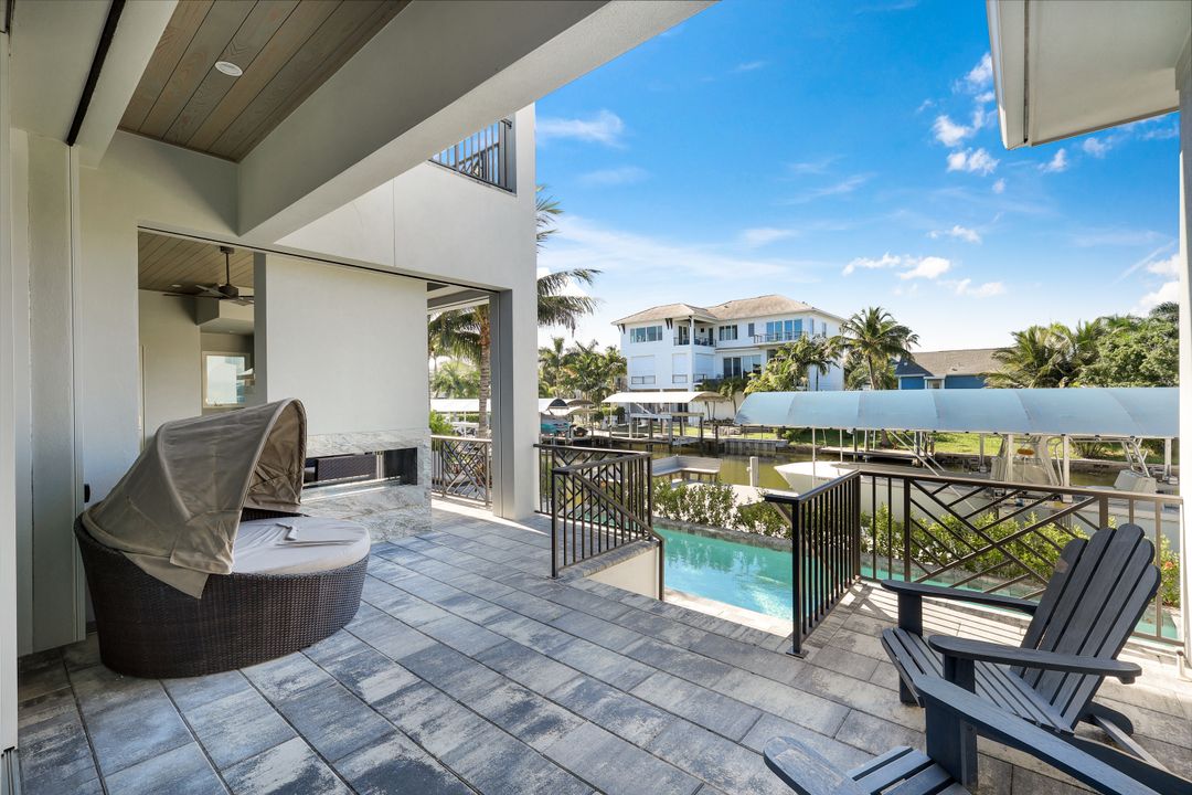 103 Bayview Ave, Naples, FL 34108