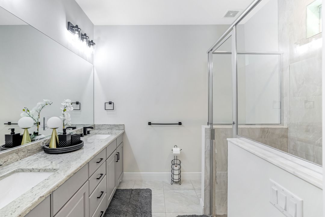 2955 Pine Tree Dr, Naples, FL 34112