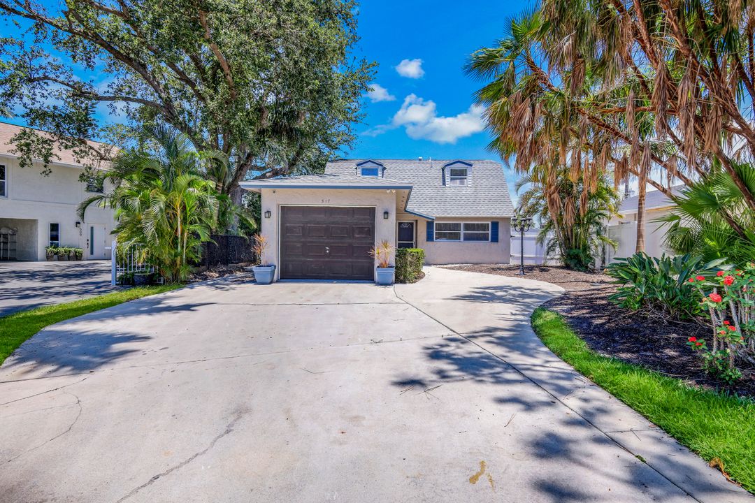 517 94th Ave N, Naples, FL 34108