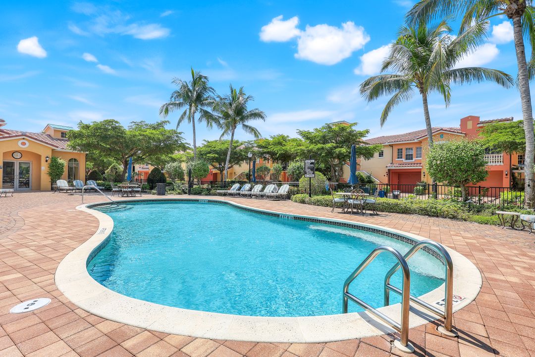 8721 Piazza Del Lago Cir #203, Estero, FL 33928