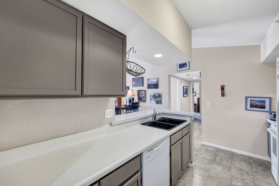 4630 St Croix Ln #831, Naples, FL 34109