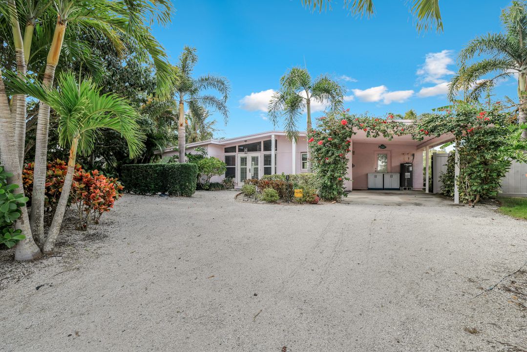 1712 Harbor Ln, Naples, FL 34104
