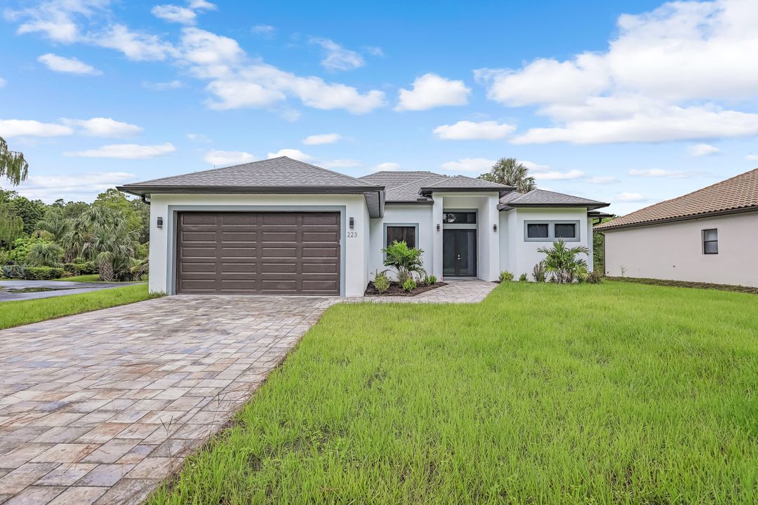 223 1st St SW, Naples, FL 34117