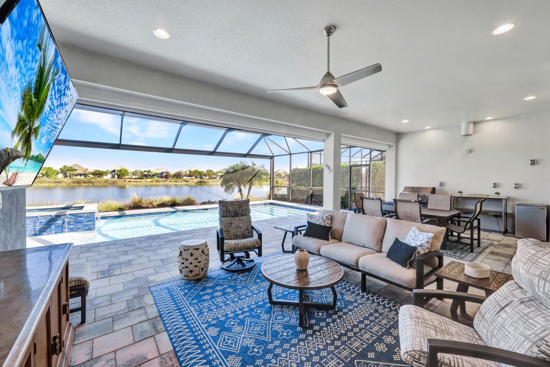 6161 Megans Bay Dr, Naples, FL 34112