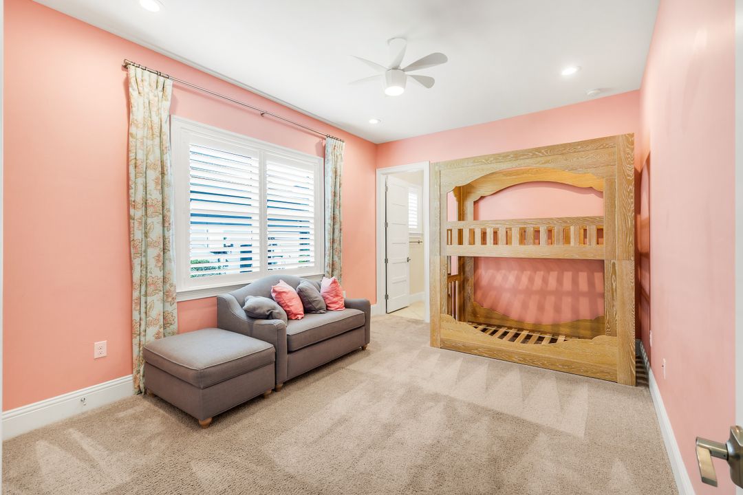 6348 Lyford Isle Dr, Naples, FL 34113