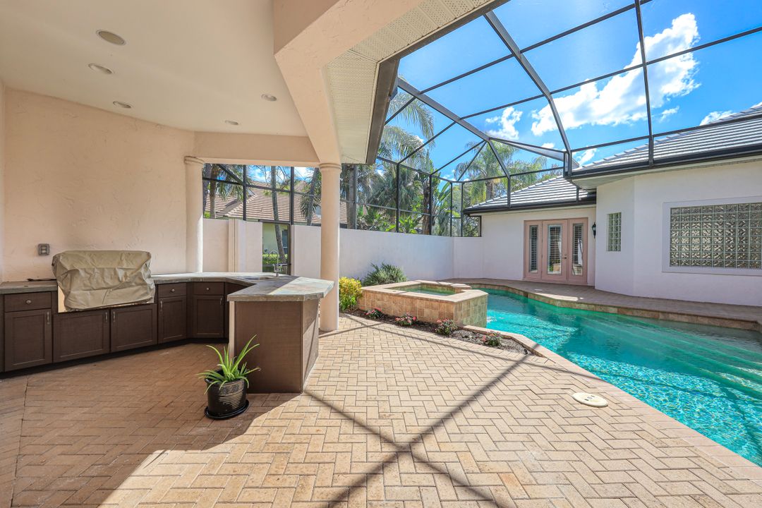 25041 Ridge Oak Dr, Bonita Springs, FL 34134