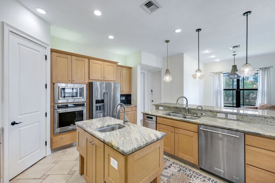 397 Lavida Way, Cape Coral, FL 33993