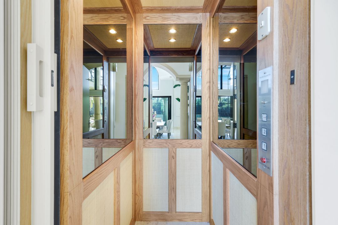 1450 Gulfstar Dr S, Naples, FL 34112