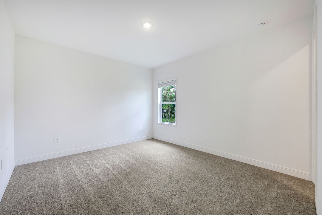 2614 54th Ave NE, Naples, FL 34120