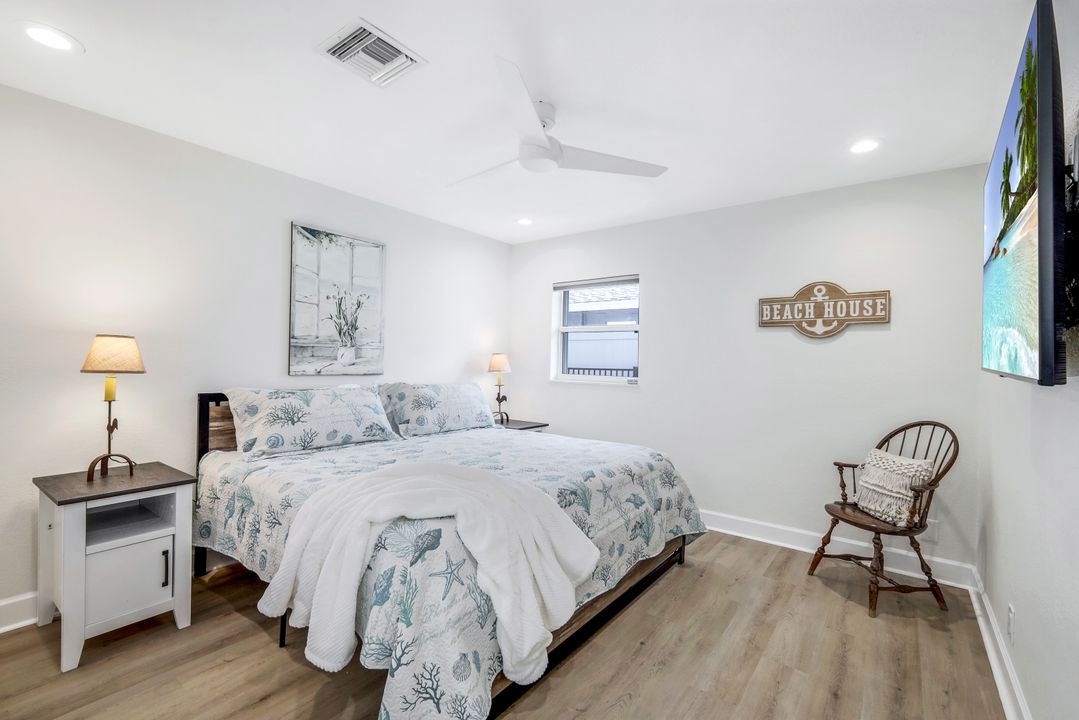 590 92nd Ave N, Naples, FL 34108