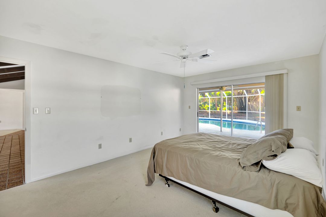 307 Country Club Dr, Naples, FL 34110