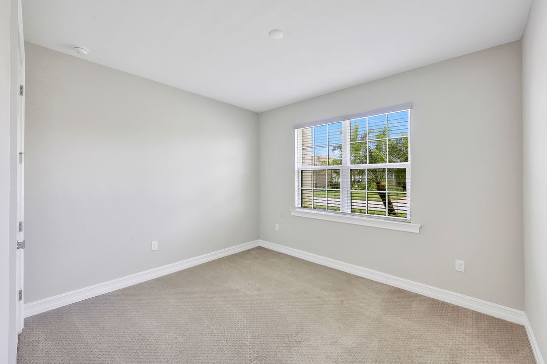 14704 Kelson Cir, Naples, FL 34114