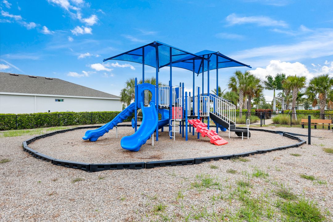 421 Coral Reef Pl, Cape Coral, FL 33993