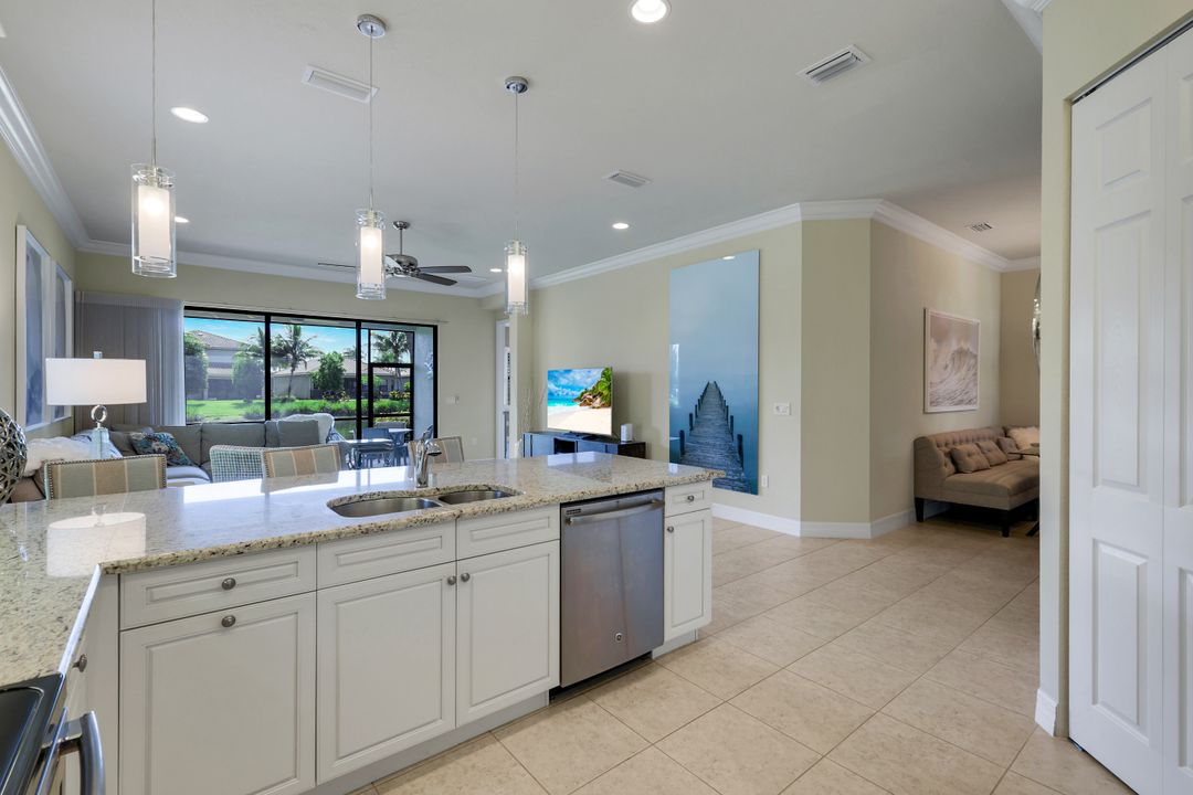 13556 Coronado Dr, Naples, FL 34109