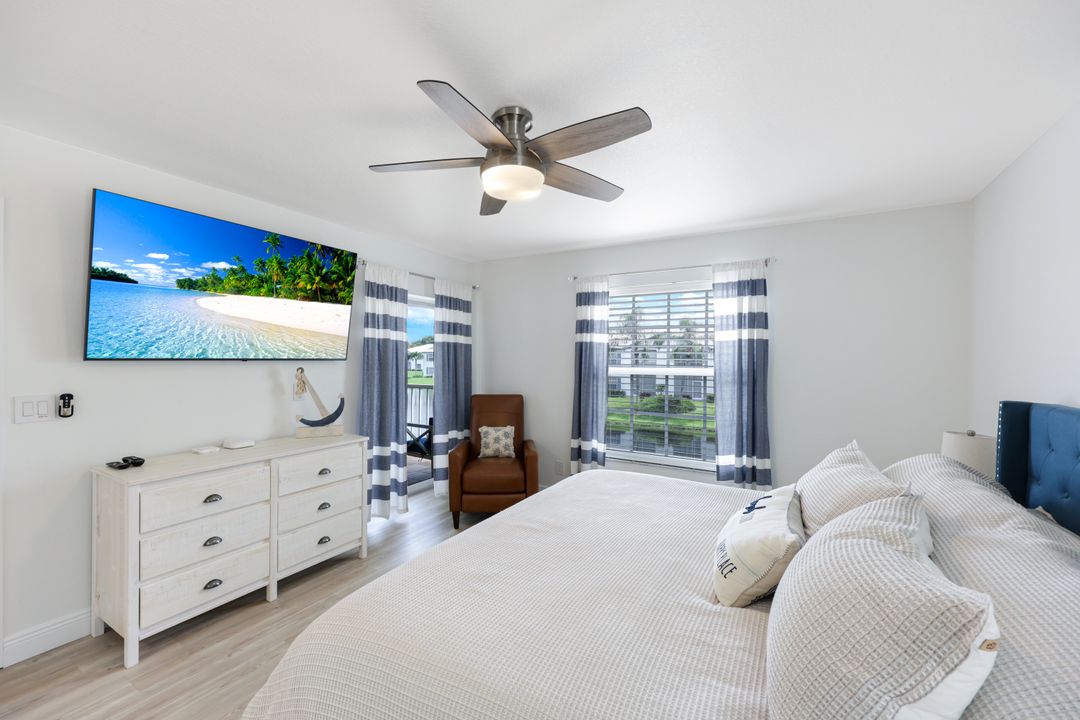824 Tanbark Dr #204, Naples, FL 34108