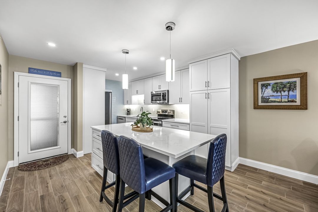 232 Banyan Blvd, Naples, FL 34102