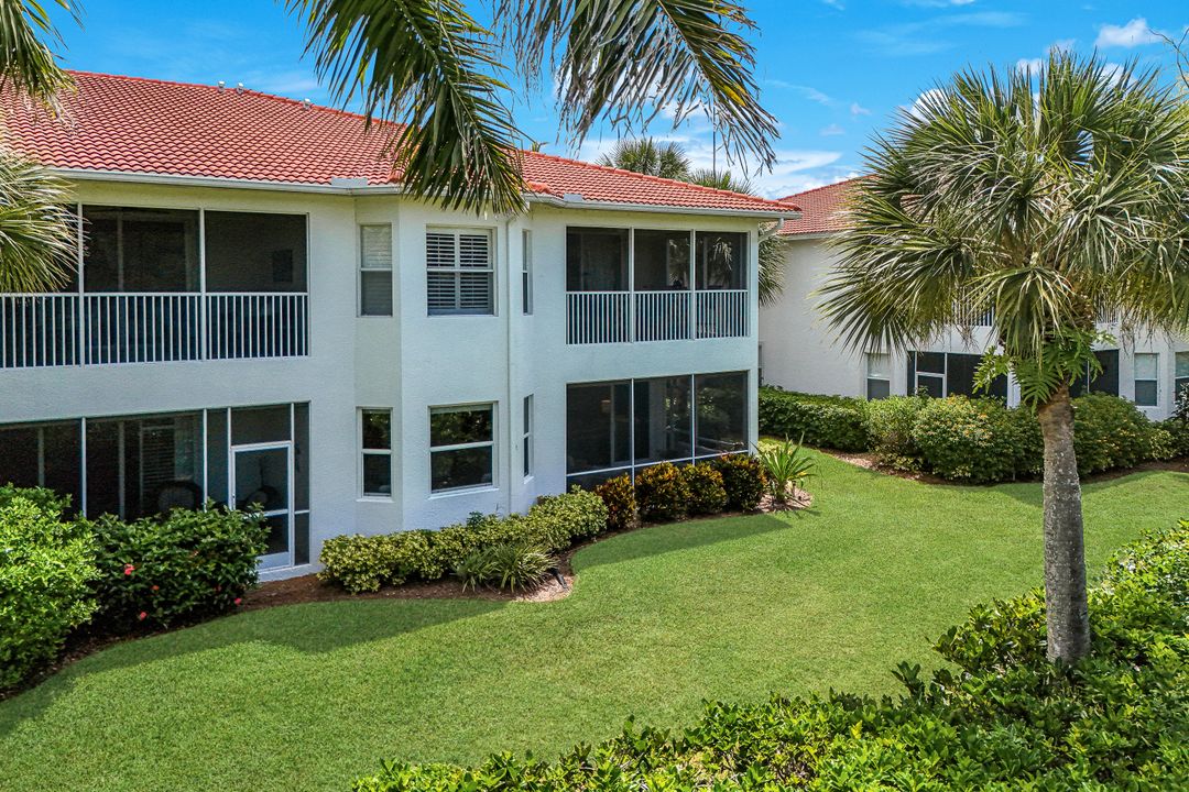 4700 Yacht Harbor Dr #611, Naples, FL 34112