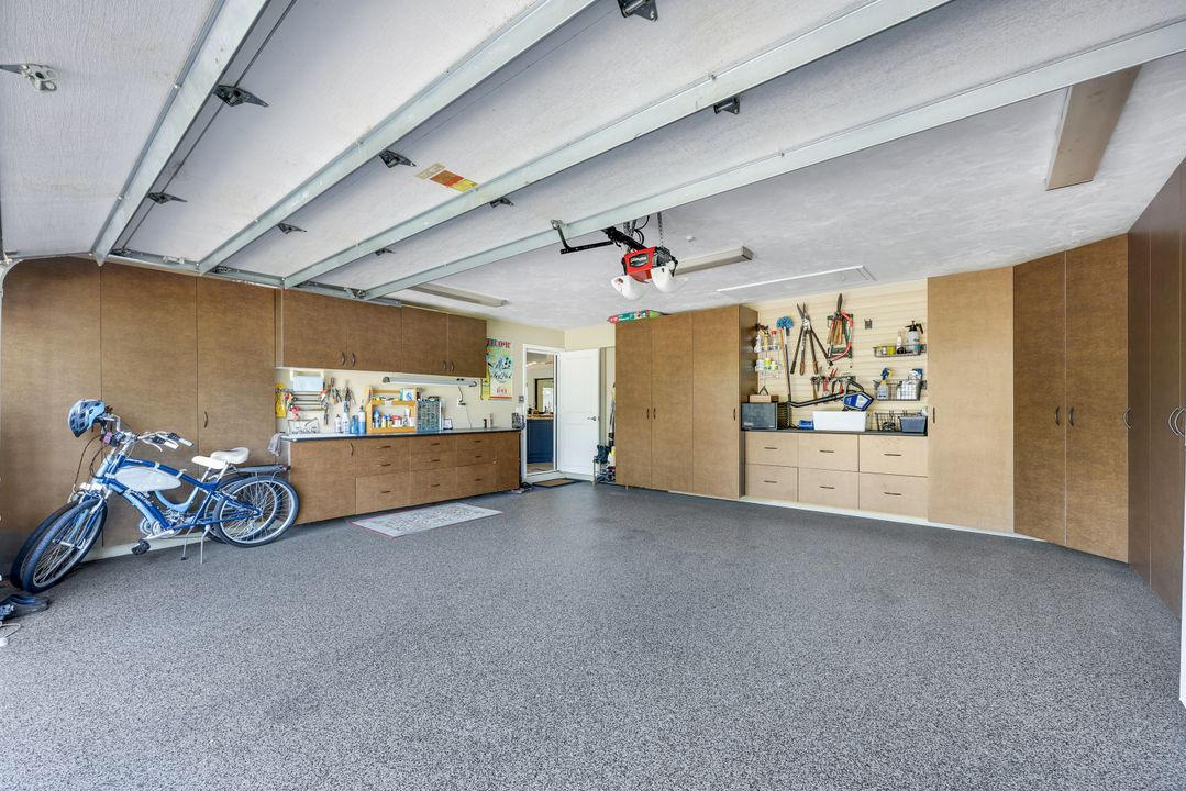 1933 Empress Ct, Naples, FL 34110