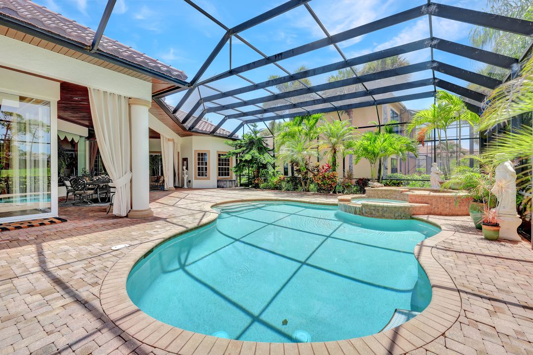 2743 Olde Cypress Dr, Naples, FL 34119