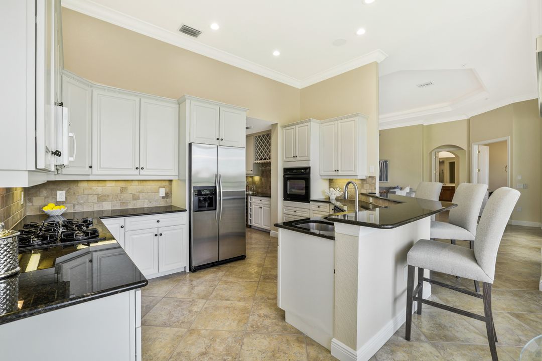 15539 Monterosso Ln #202, Naples, FL 34110