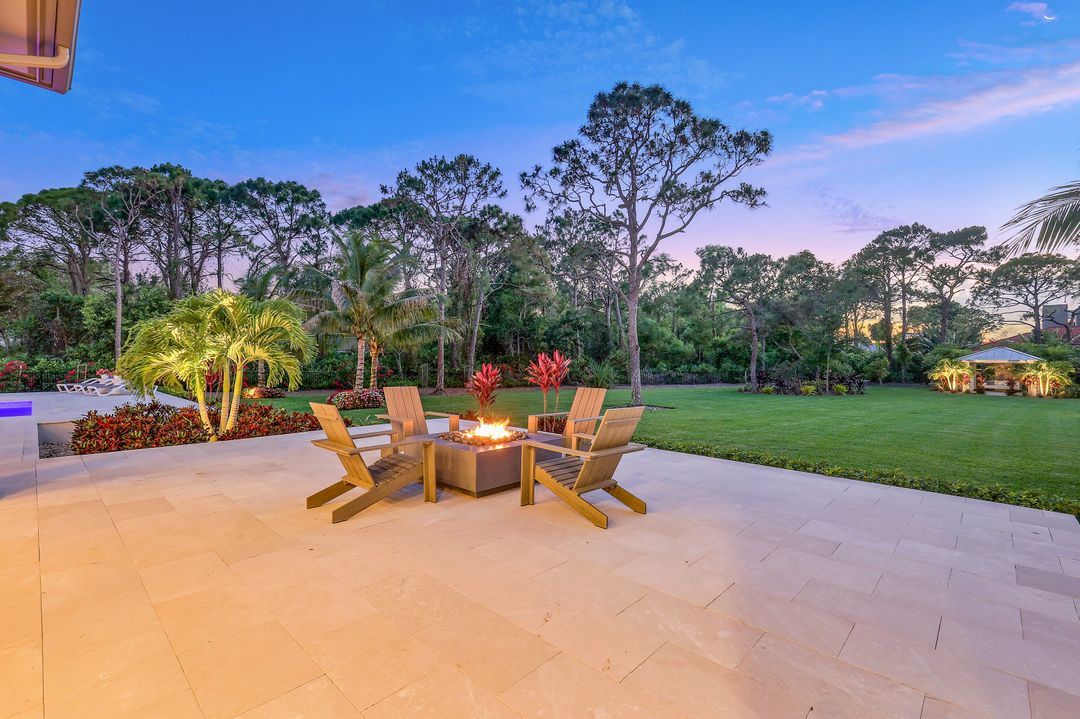 125 Caribbean Rd, Naples, FL 34108