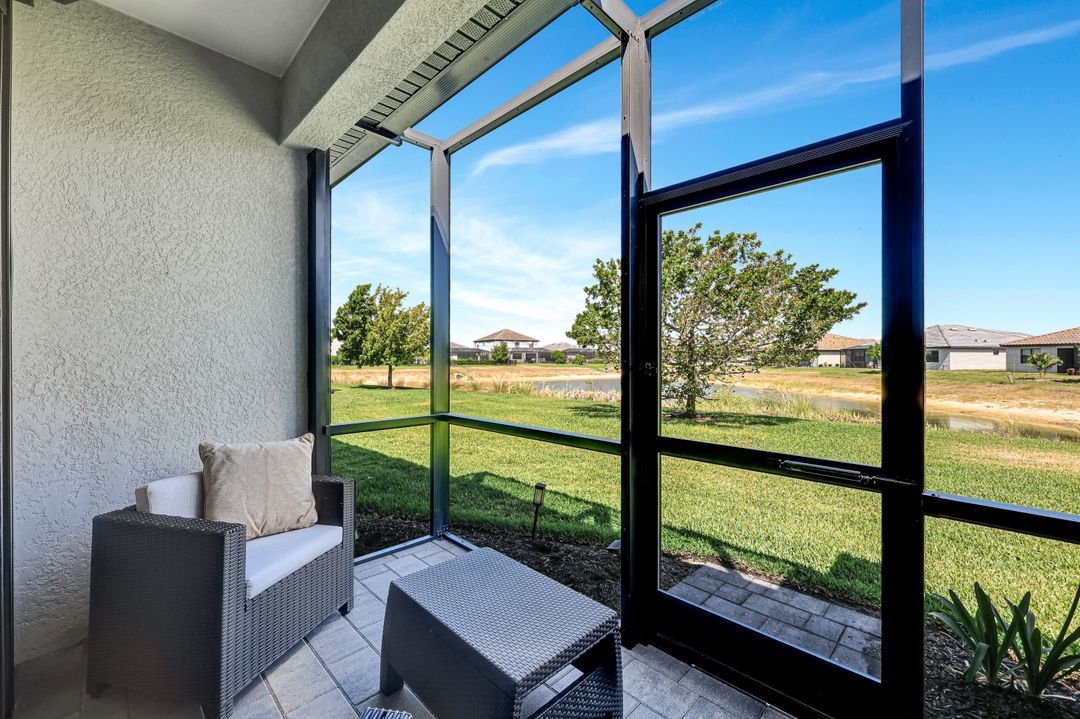 13842 Hunter Oak Dr, Fort Myers, FL 33913