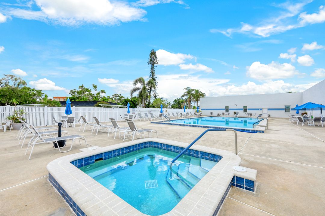 6825 Bogey Dr, Fort Myers, FL 33919