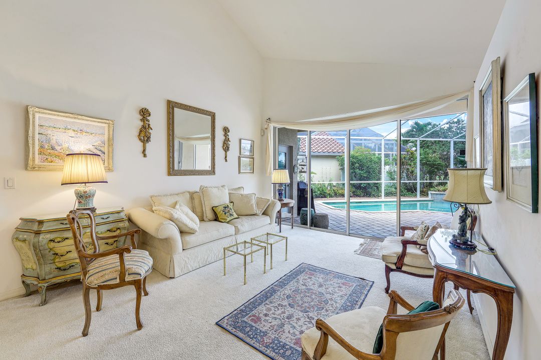 1082 Jardin Dr, Naples, FL 34104