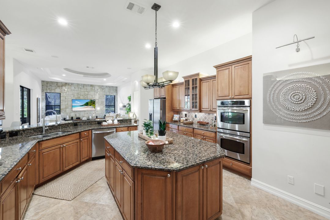 4480 1st Ave NW, Naples, FL 34119