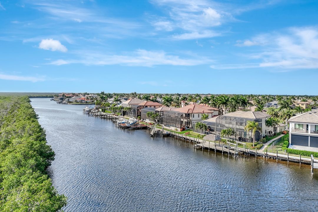 5817 Harbour Cir, Cape Coral, FL 33914