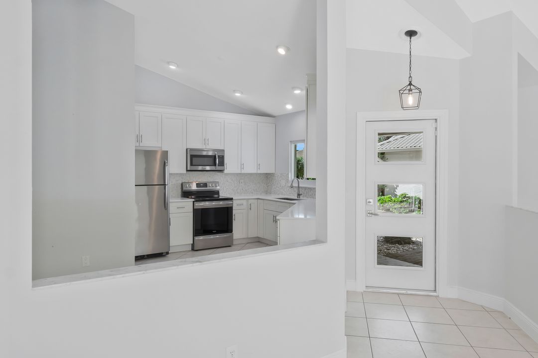 11054 Linnet Ln, Naples, FL 34119