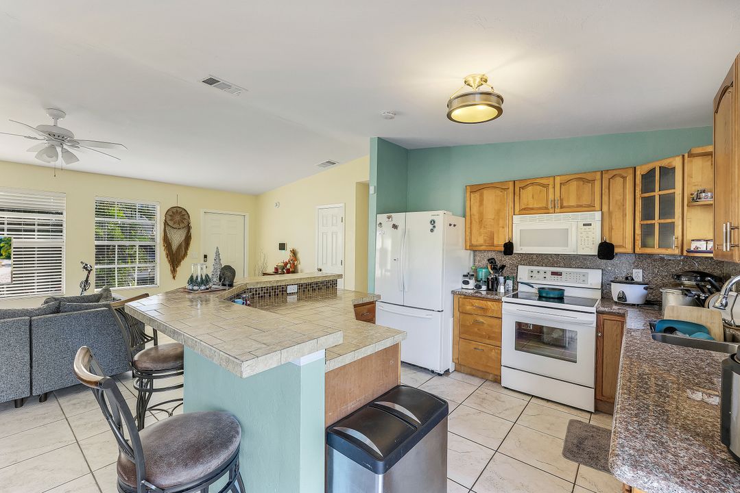 705 SW 27th Terrace, Cape Coral, FL 33914