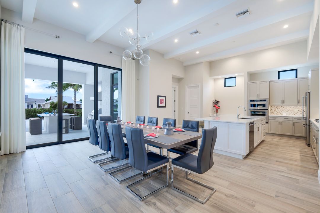 16724 Enclave Cir, Naples, FL 34110