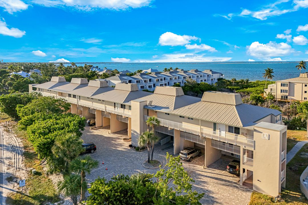 200 Periwinkle Way #214, Sanibel, FL 33957