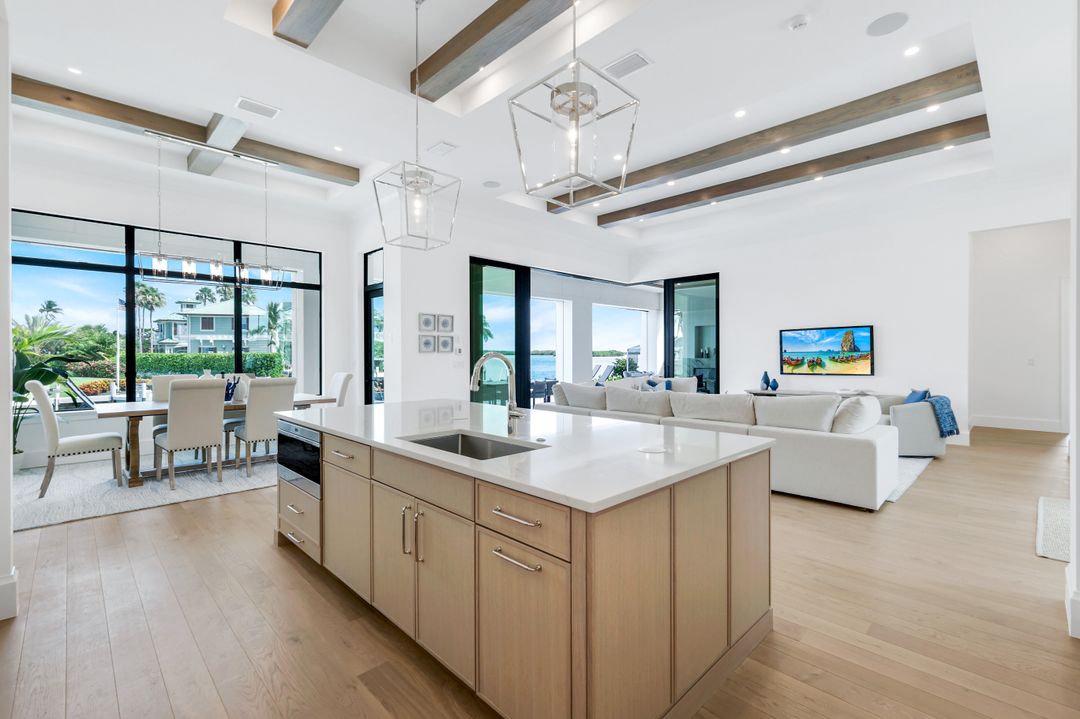 960 Iris Ct, Marco Island, FL 34145