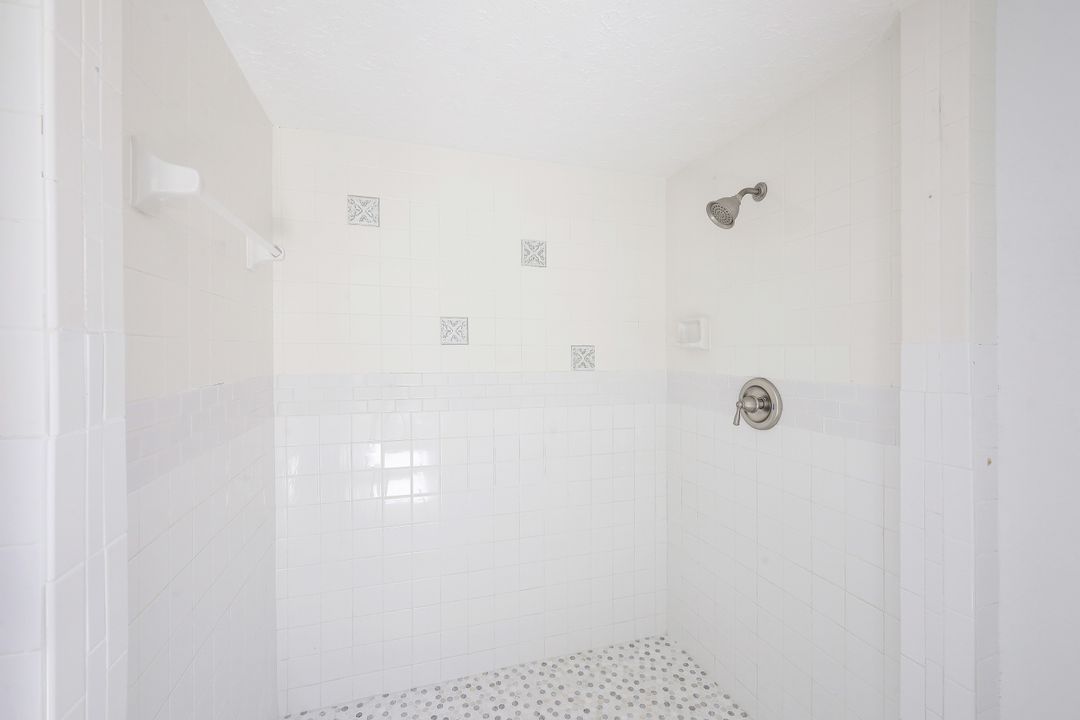 2182 Anchorage Ln #A, Naples, FL 34104