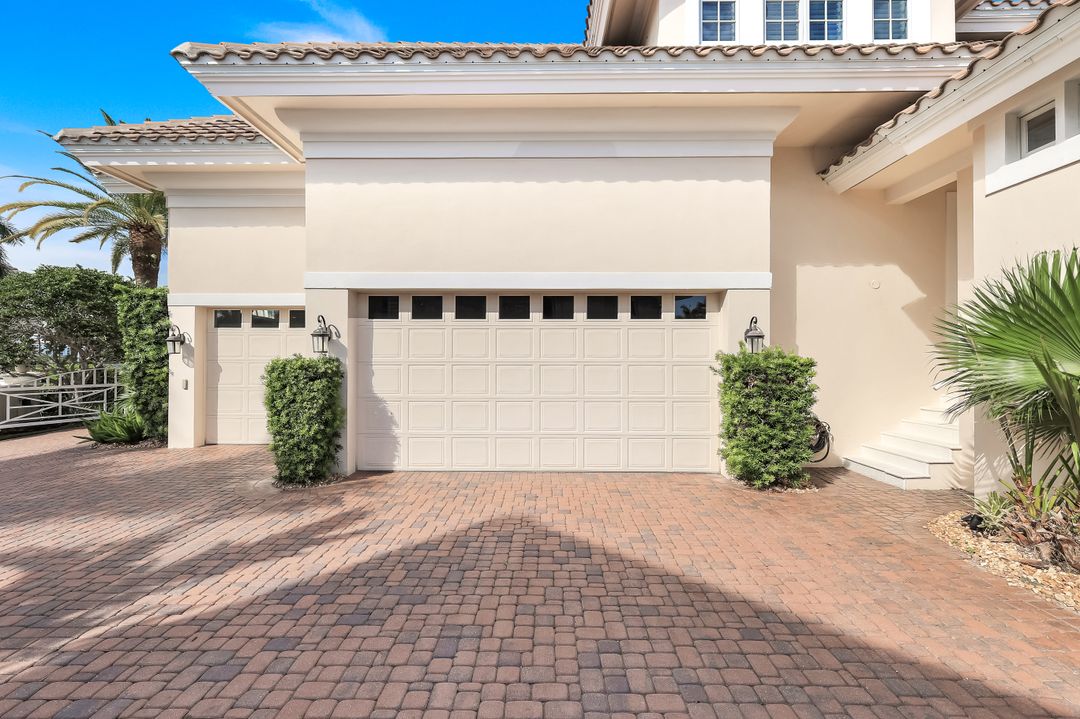490 Renard Ct, Marco Island, FL 34145