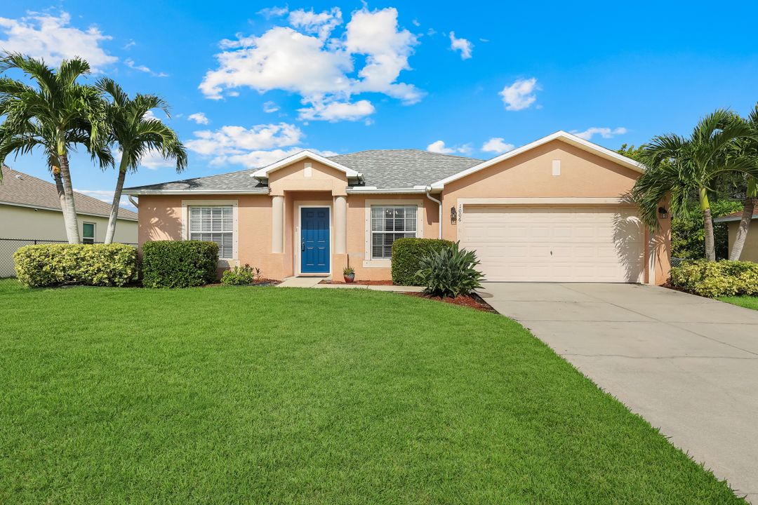 1006 NE 6th Pl, Cape Coral, FL 33909