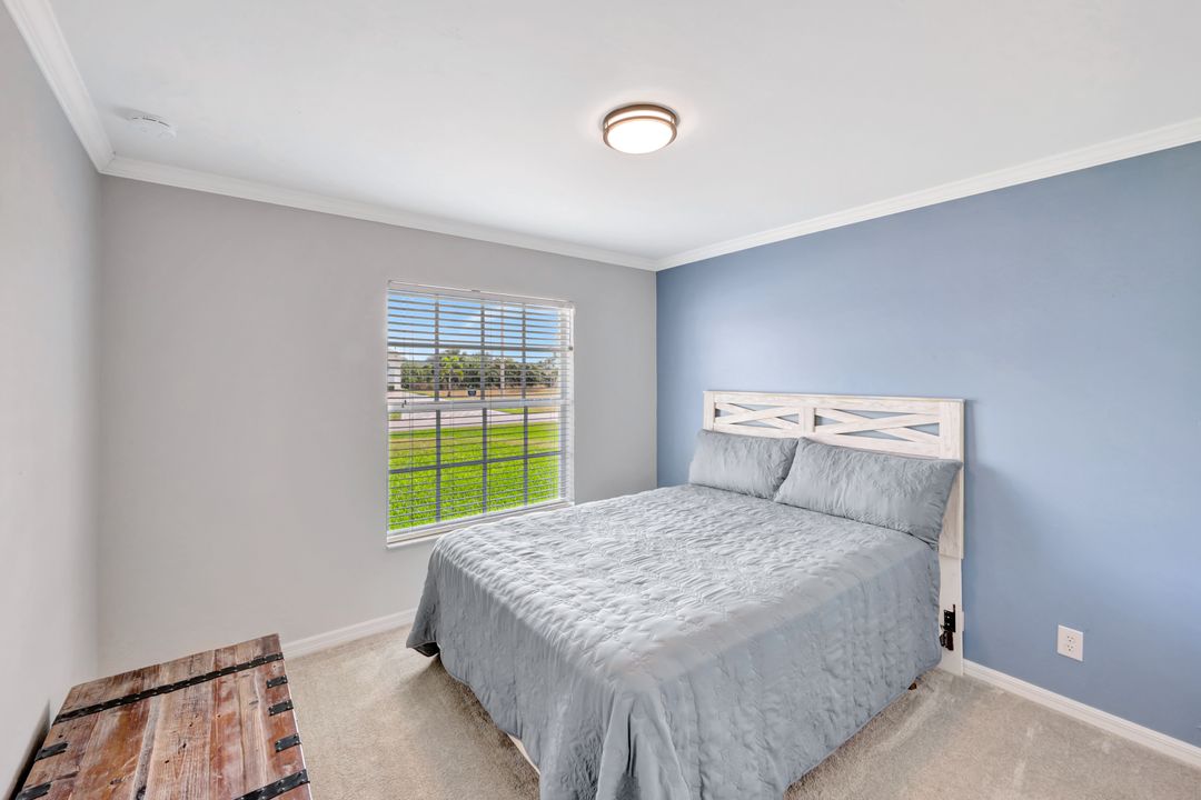 1904 NE 18th Pl, Cape Coral, FL 33909