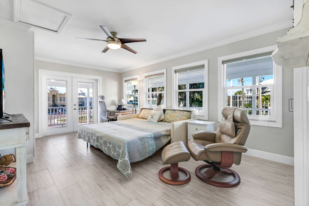 100 Tarpon Rd, Fort Myers Beach, FL 33931