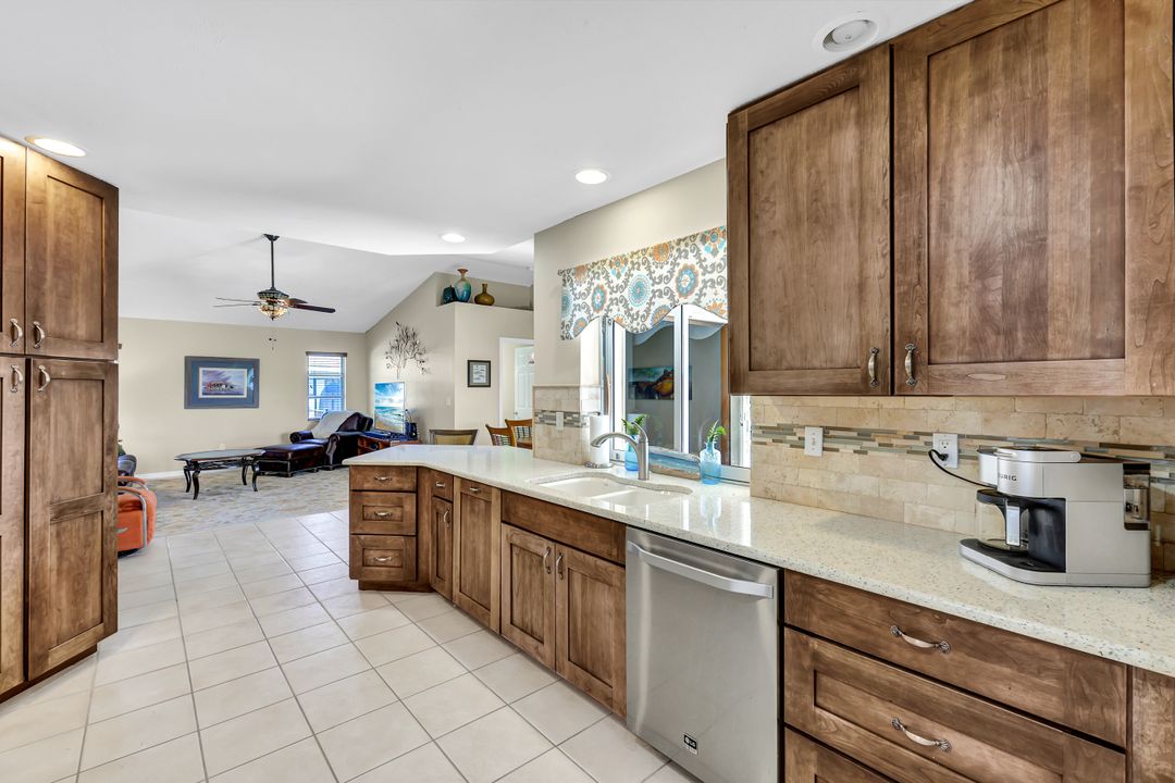 3749 SW 2nd Ave, Cape Coral, FL 33914