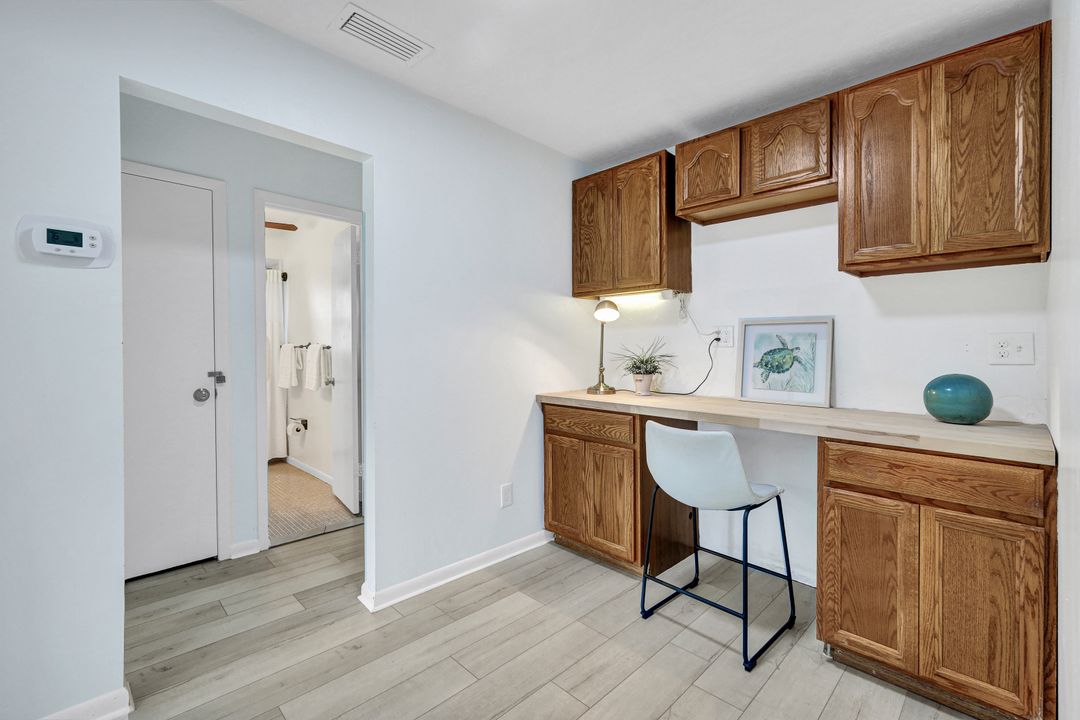 576 93rd Ave N, Naples, FL 34108