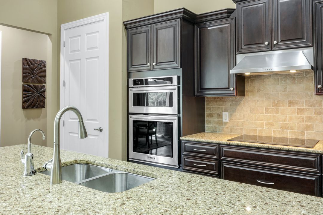 9180 Ores Cir, Naples, FL 34120