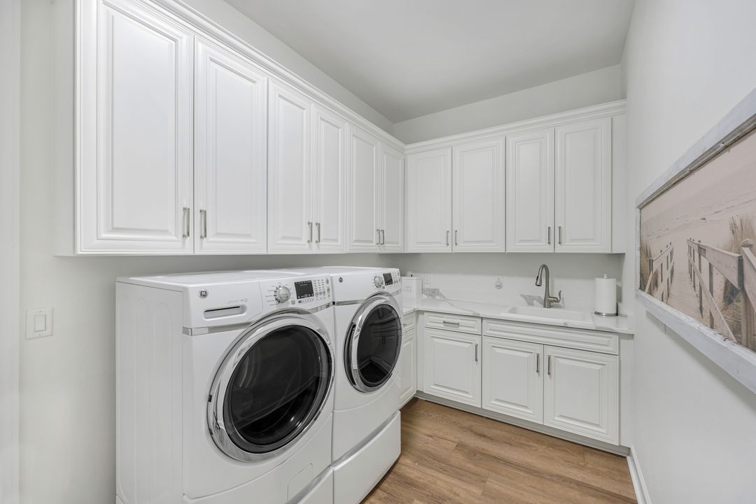 9223 Rialto Ln, Naples, FL 34119