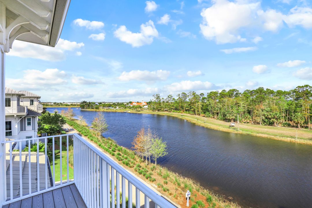 6577 Dominica Dr, Naples, FL 34113