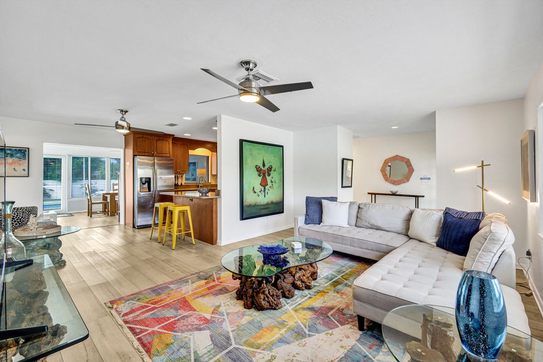 576 93rd Ave N, Naples, FL 34108