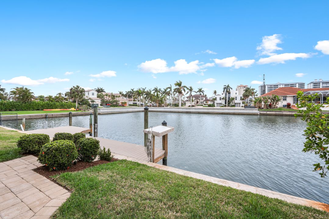 480 Oak Ave, Naples, FL 34108