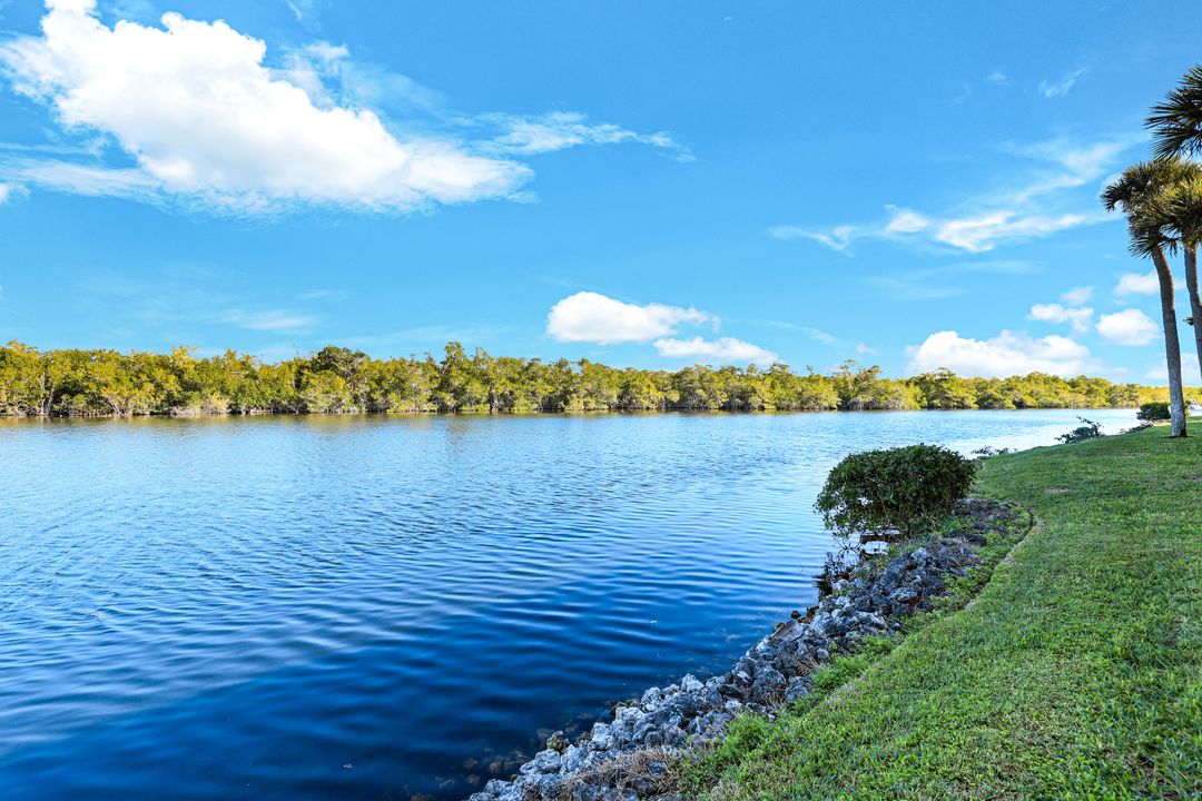 1325 Mainsail Dr #1211, Naples, FL 34114