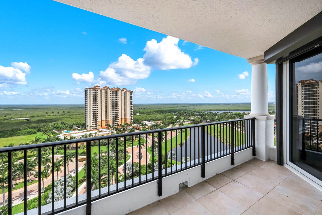 1060 Borghese Ln #1404, Naples, FL 34114